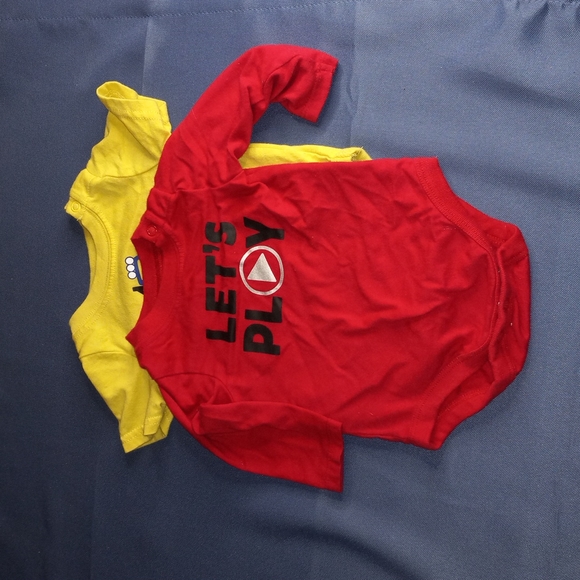 2 bodysuits - Picture 1 of 2